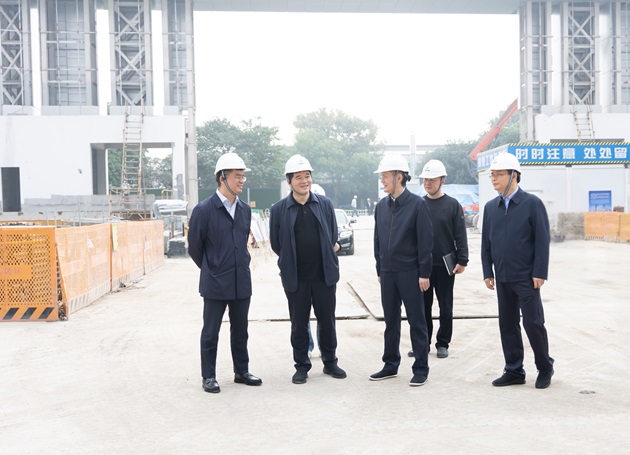 方局长基地指导调研2.jpg