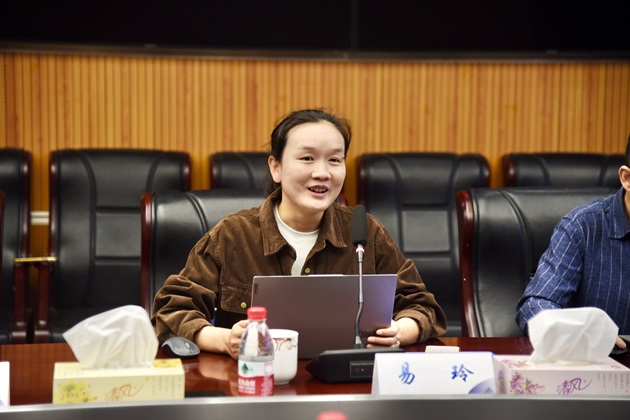 吉利汽车易玲.jpg
